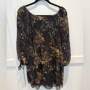 Wilfred for Aritzia Black Floral Peasant Tunic